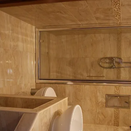 Amadea Nocleg ze śniadaniem 3*