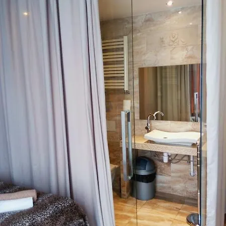 Amadea Bed & Breakfast 3*