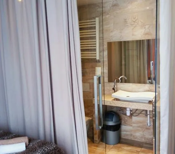 Amadea Bed & Breakfast 3*